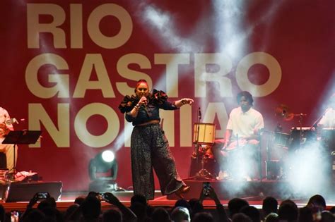 Poderosa no palco, Maria Rita encerra dia dedicado a elas no Rio .